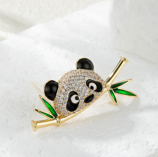 【X048】Panda brooch