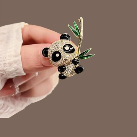 【X050】Panda brooch